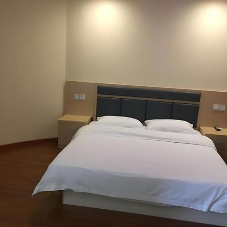 Greentree Inn Wuhu Fangte Second Phase Nanxiang Wanshang Express Hotel Экстерьер фото