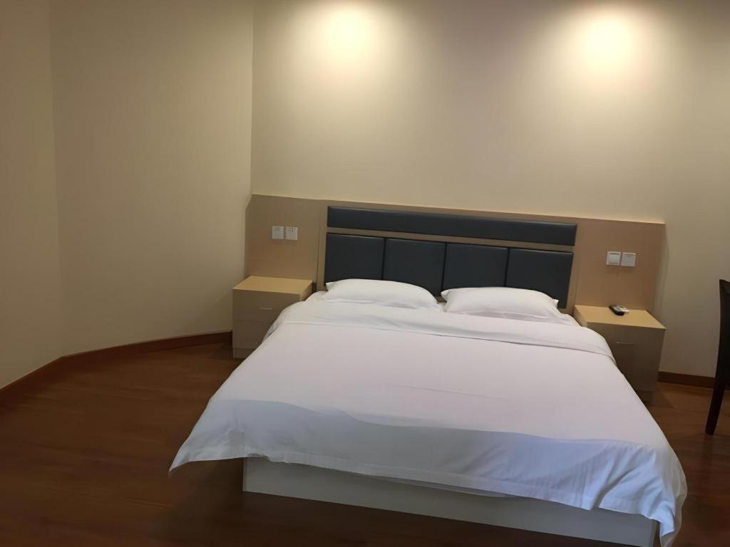 Greentree Inn Wuhu Fangte Second Phase Nanxiang Wanshang Express Hotel Экстерьер фото